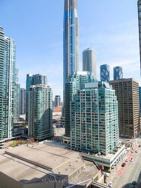 33 Harbour Square 1013 #1013, Toronto — Condo for sale, photo 1