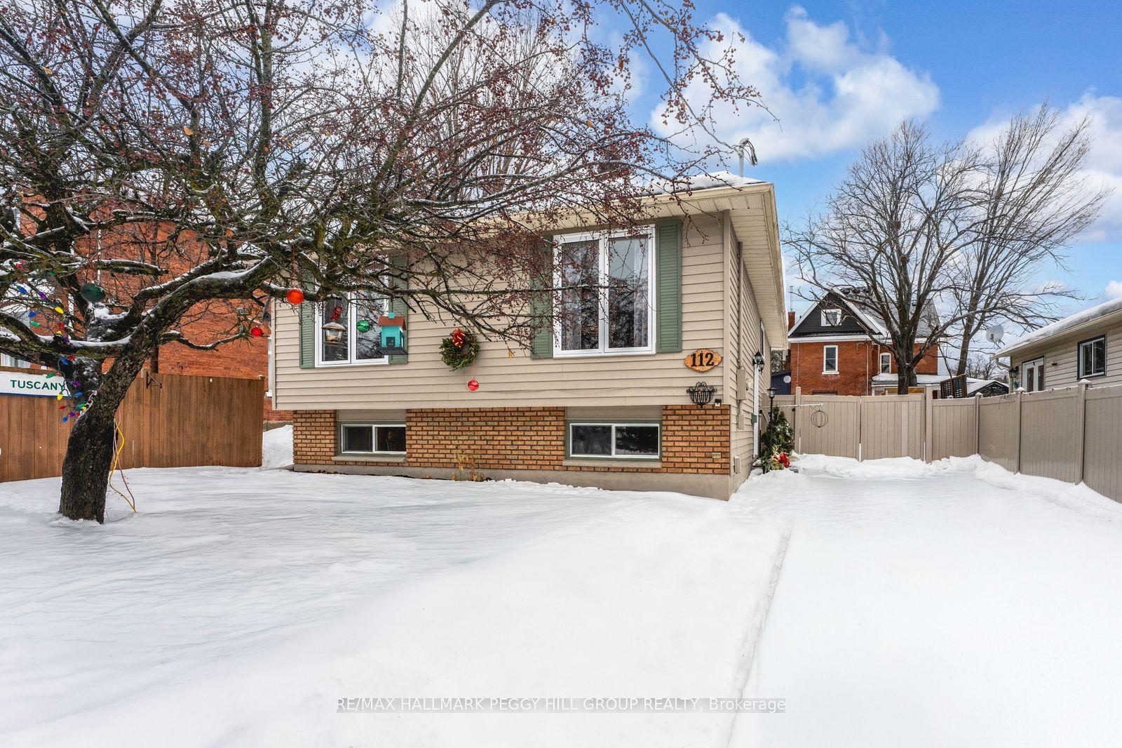 112 Borland Street E — photo 1