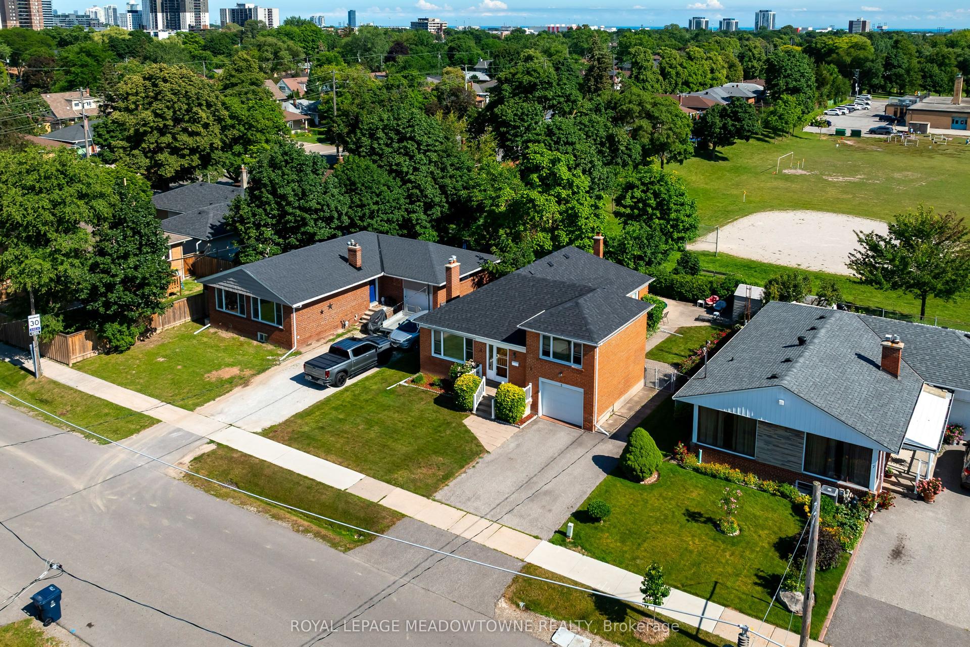 5 Boreal Road, Toronto — Detached for sale, photo 1
