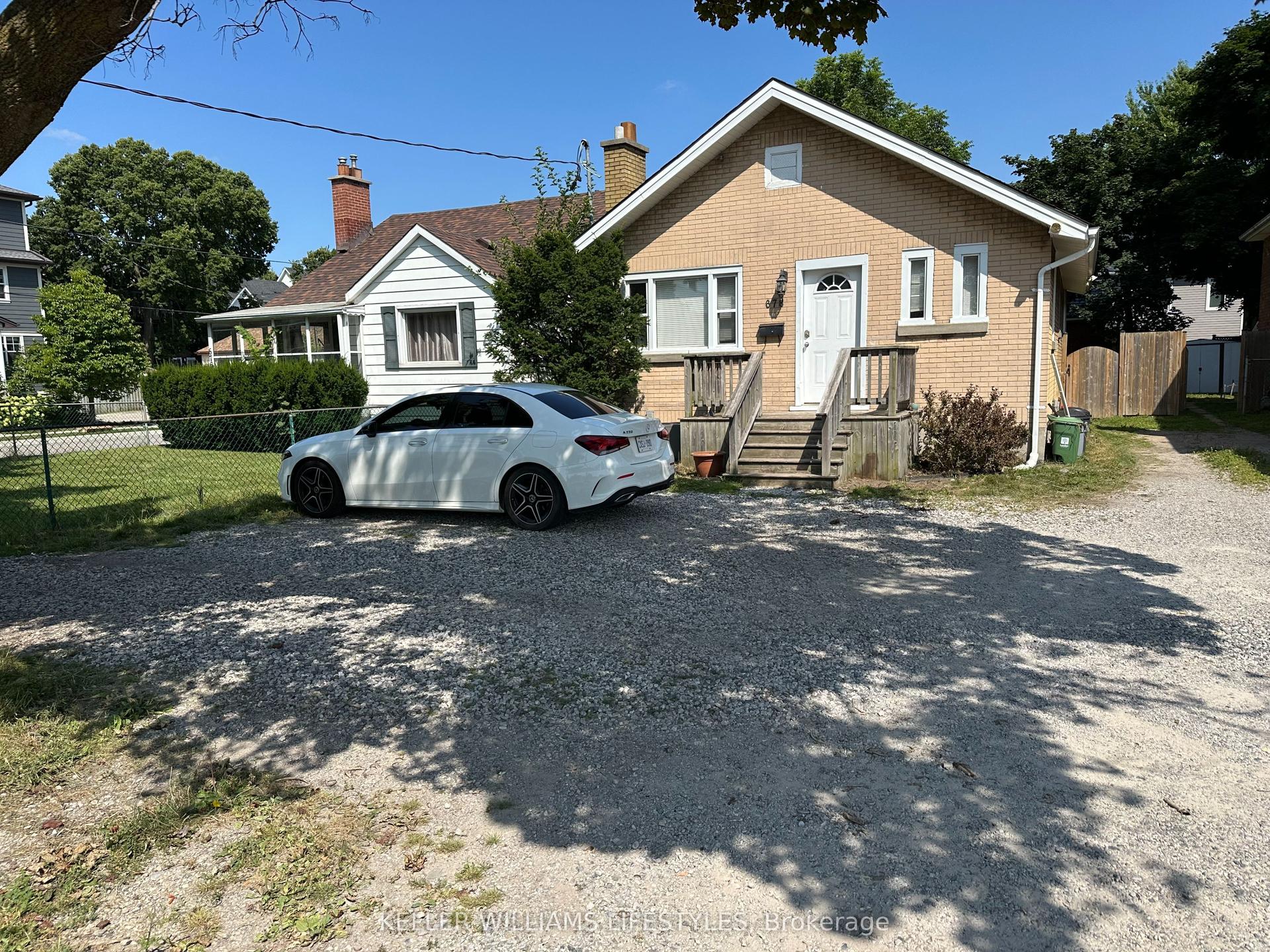678 OXFORD Street E, London East — Detached for lease, photo 1
