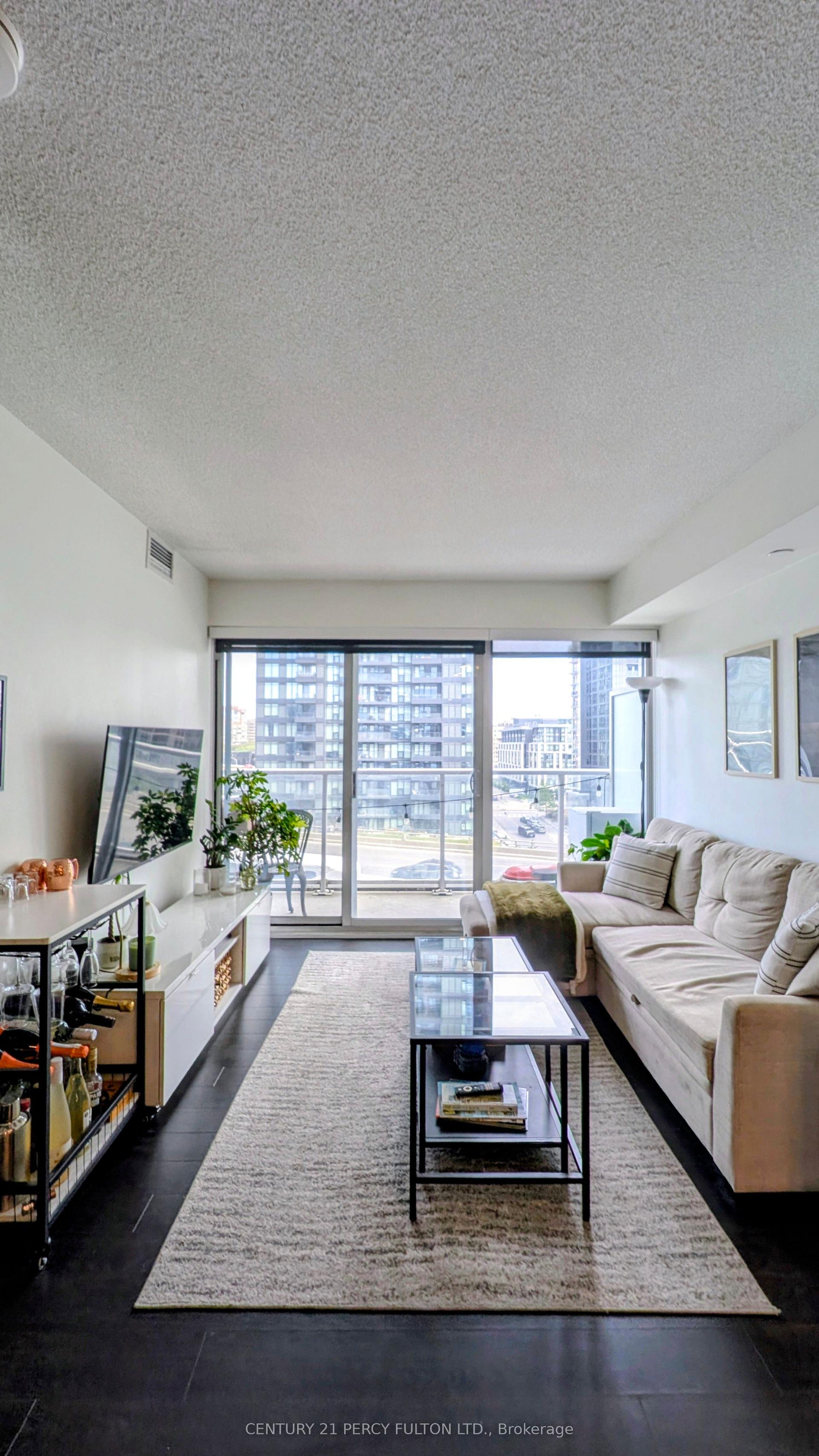 17 Bathurst Street 808 #808 — photo 1