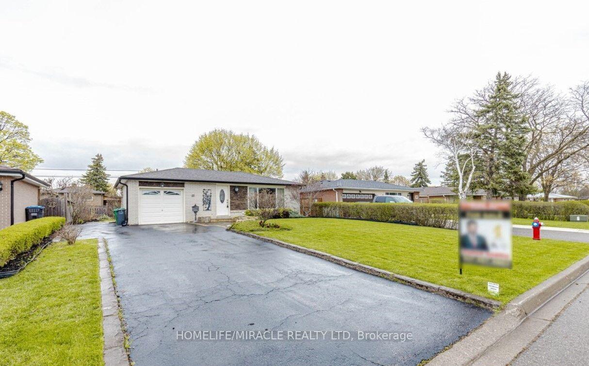 22 Brentwood Drive — photo 1