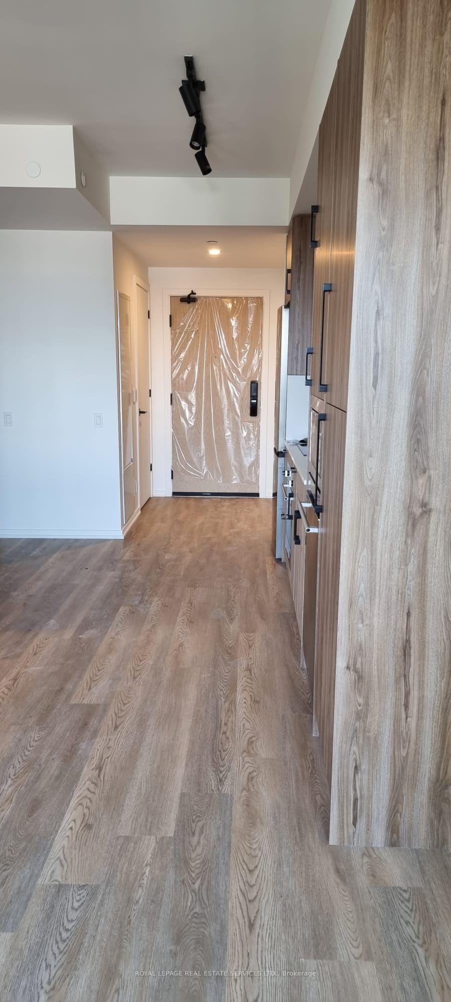109 Erskine Avenue 1204 #1204, Toronto — Condo for lease, photo 1