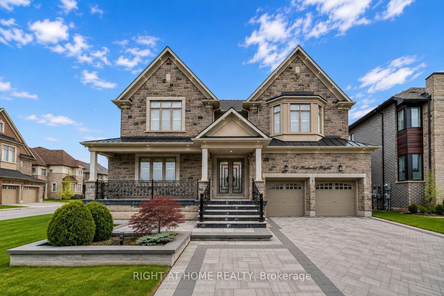 12 Hackwood Heights, Brampton — Detached for sale, photo 1