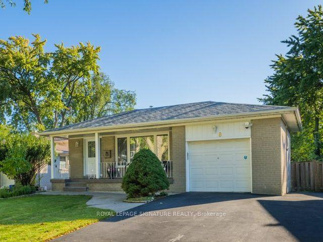 8 Bellbury Crescent, Toronto — Detached for sale, photo 1