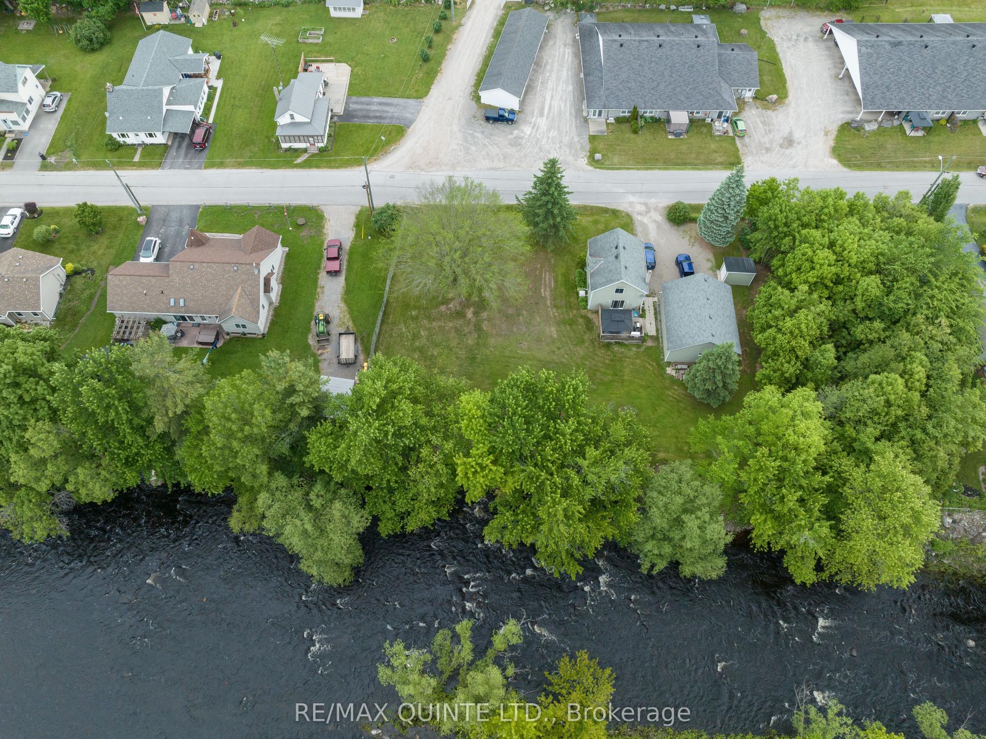 210 Alexander Street — photo 1