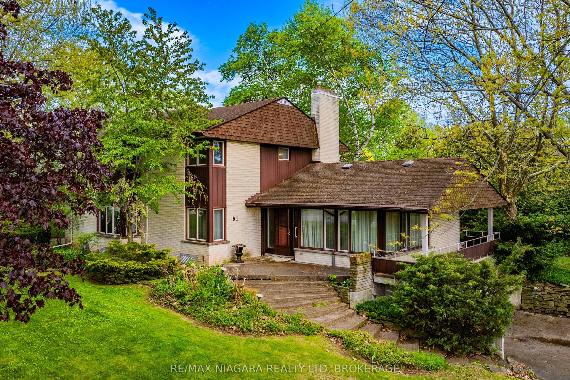 61 Melrose Drive — photo 1