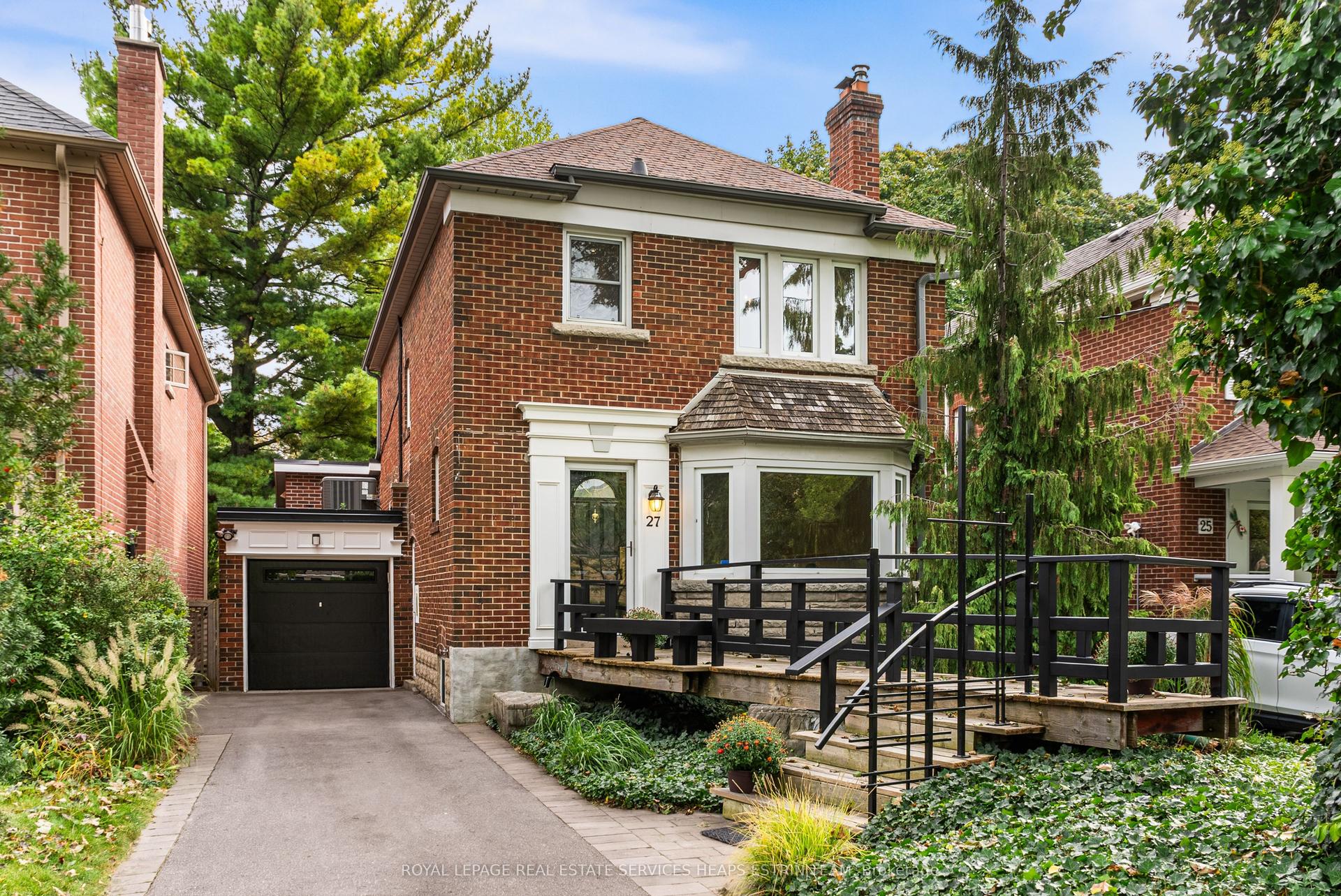 27 Berney Crescent, Toronto — Detached for sale, photo 1
