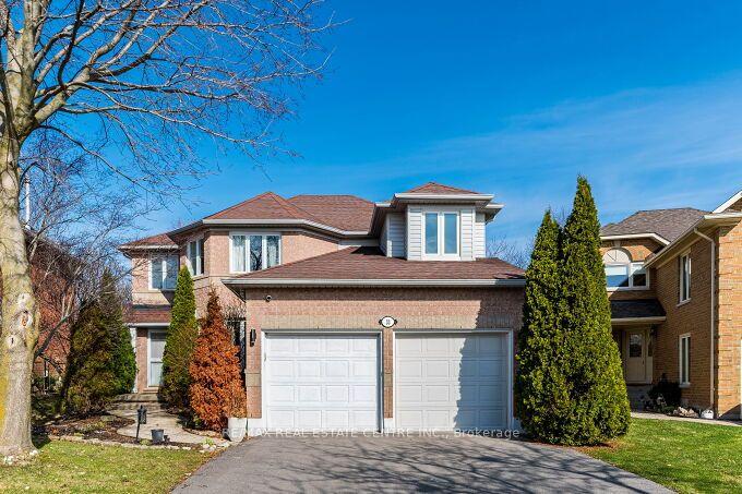 33 Strathroy Crescent — photo 1