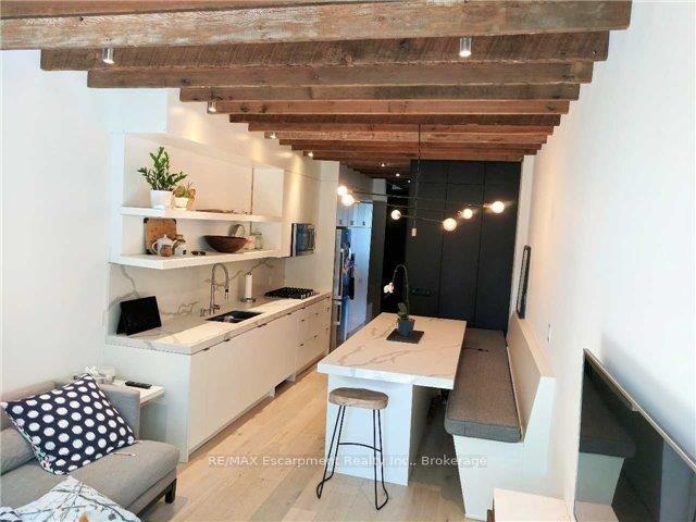 2557 Dundas Street W 1 #1 — photo 1
