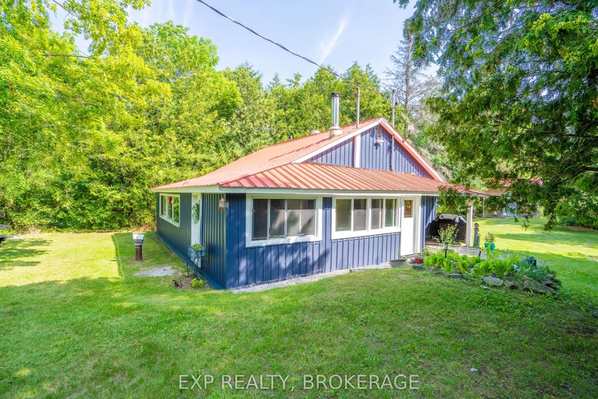 1026 Arcol Road, Frontenac — Detached for sale, photo 1