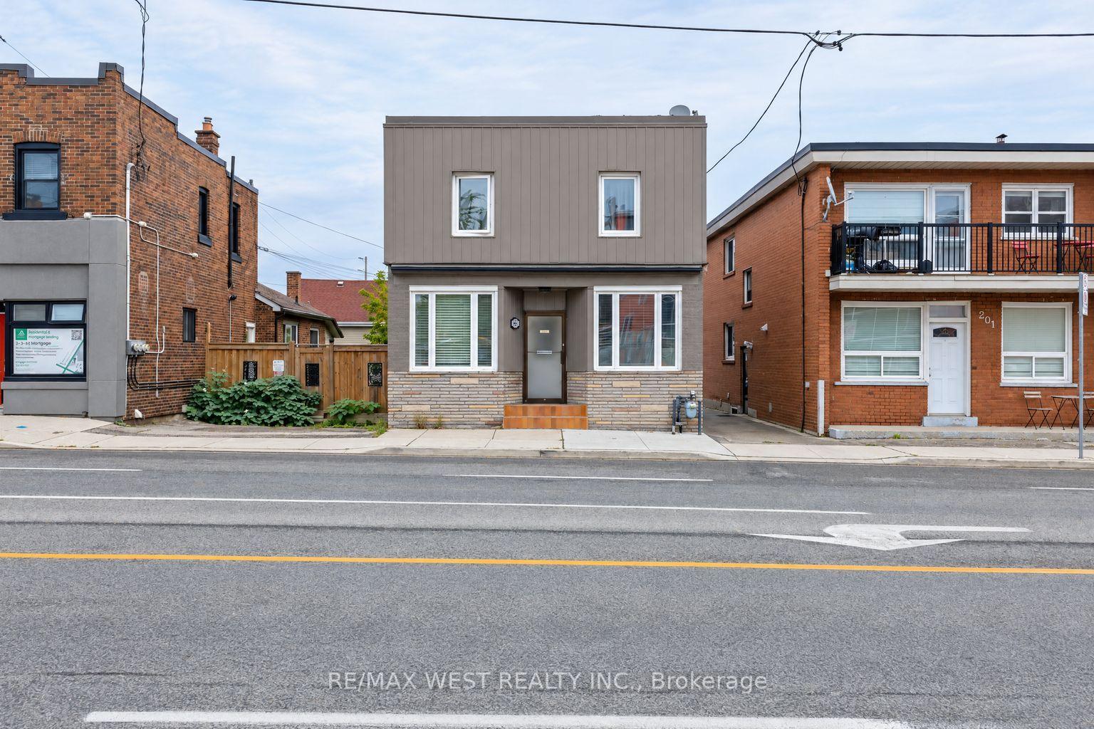 203 Islington Avenue Main #Main, Toronto — Detached for lease, photo 1