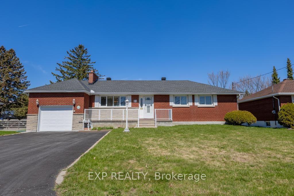 11 Donna Street — photo 1