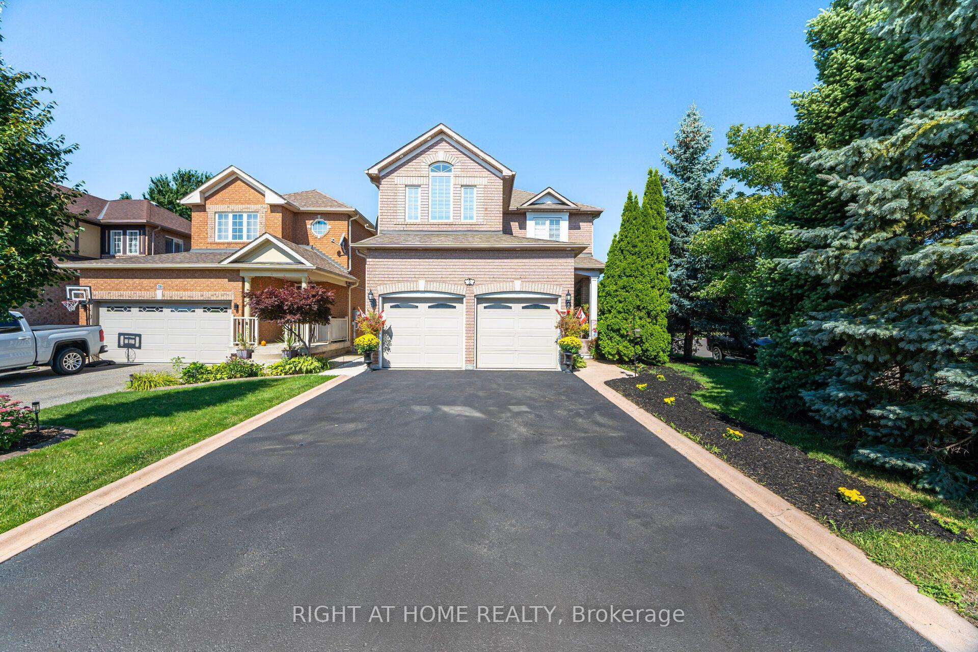 2 Melrose Gardens — photo 1