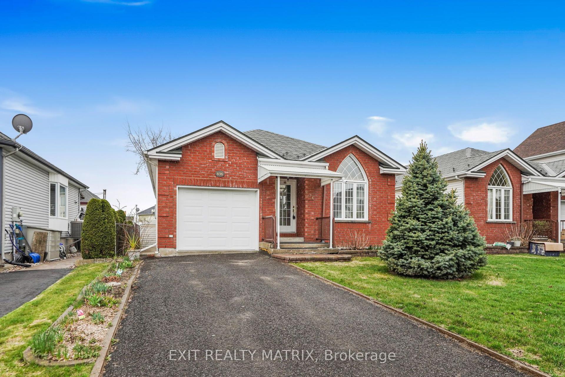 836 Pilon Street — photo 1