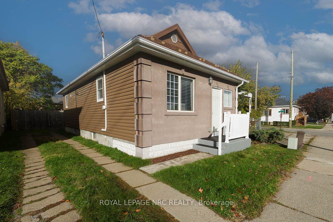 241 Vine Street — photo 1