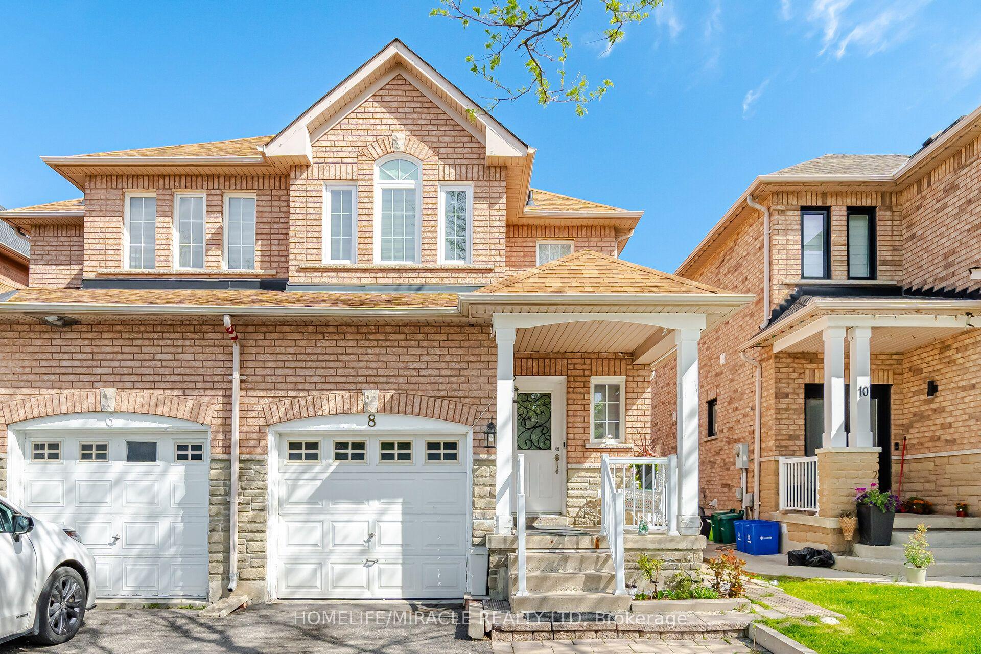 8 Nasir Crescent — photo 1