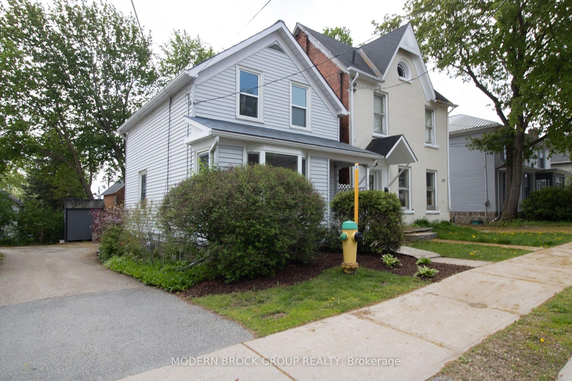 129 James Street E — photo 1