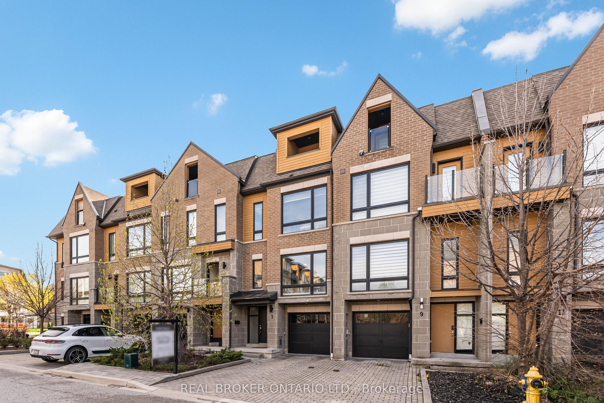 7 Kenneth Wood Crescent — photo 1