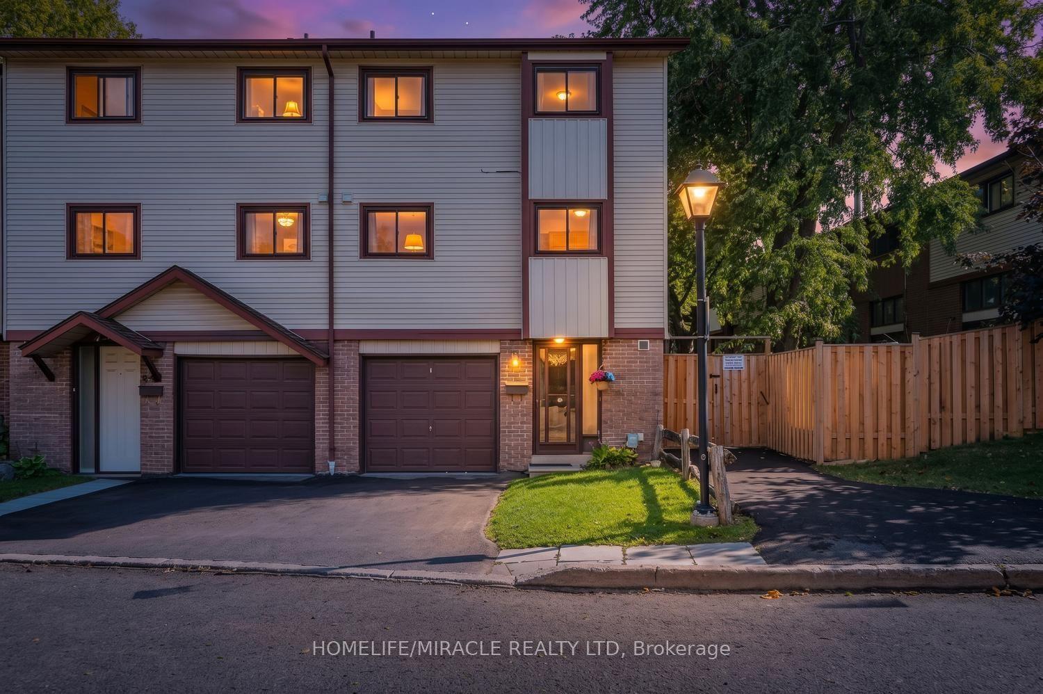 63 Mccallum Court, Brampton — Condo Town for sale, photo 1