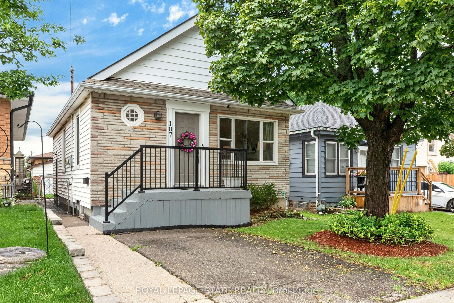 107 Reid Avenue N, Hamilton — Detached for sale, photo 1