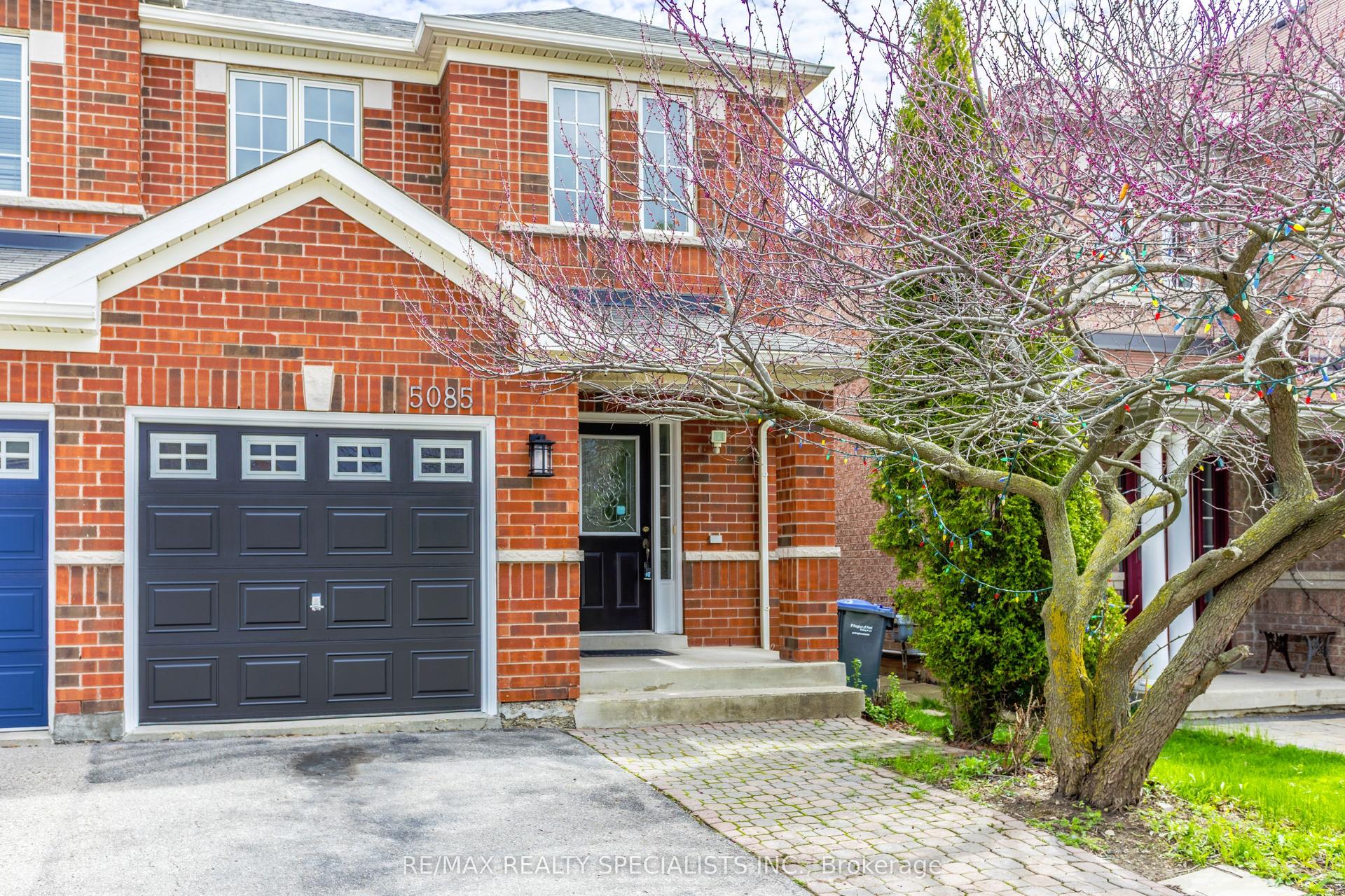 5085 Churchill Meadows Boulevard — photo 1