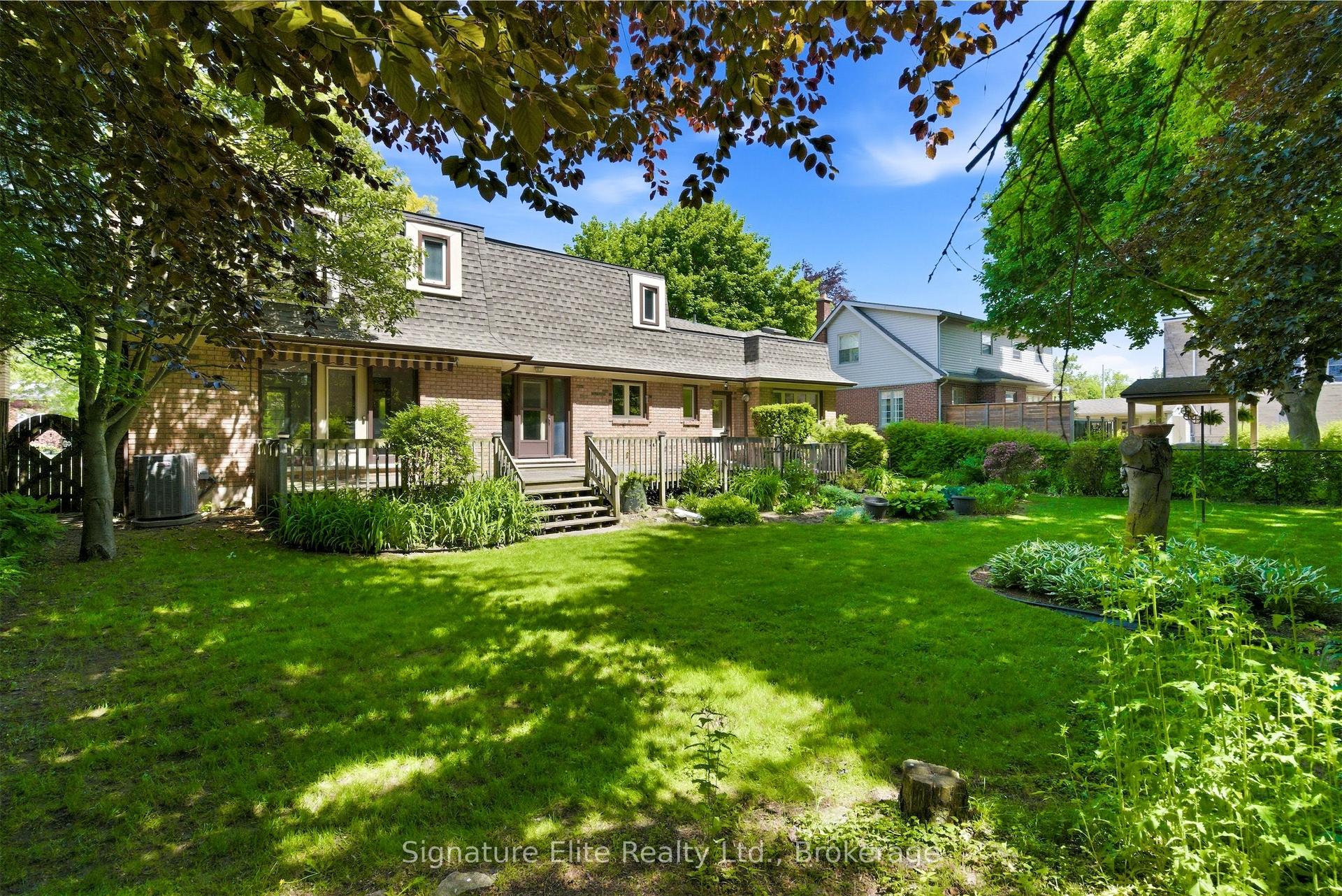 302 Parkside Drive — photo 1