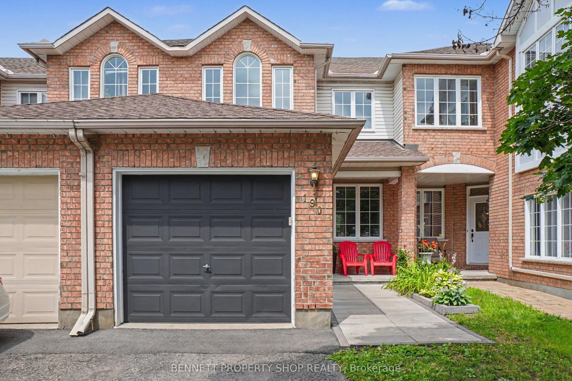 190 Forestglade Crescent, Hunt Club - South Keys and Area — Townhouse for sale, photo 1