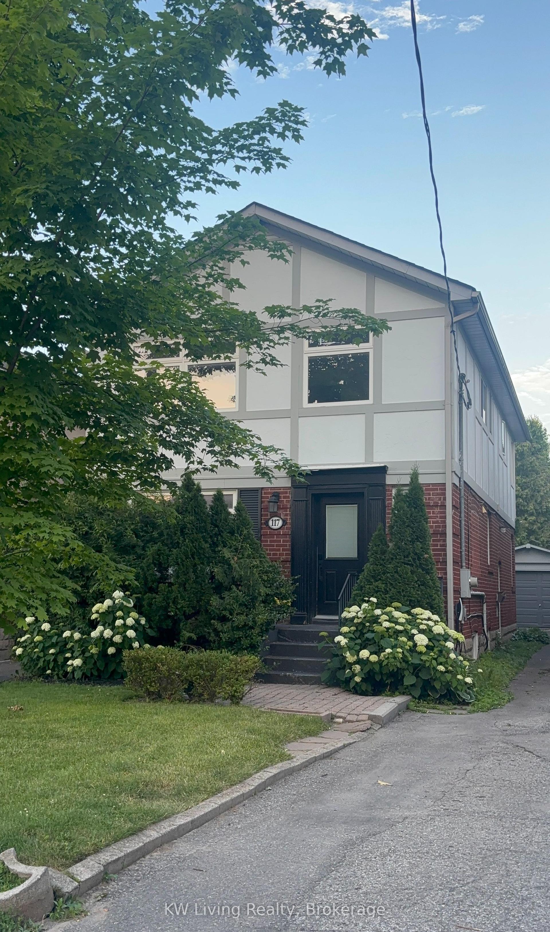 117 Sutherland Drive, Toronto — Detached for sale, photo 1