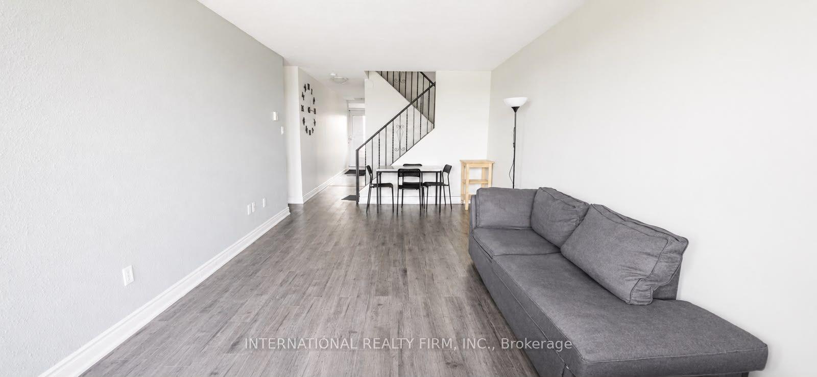 40 Sunny Glenway 308 #308, Toronto — Condo Town for sale, photo 1