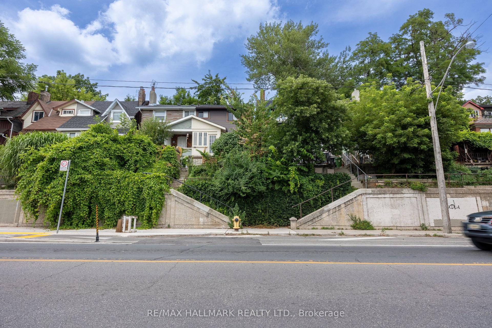1366 Davenport Road Upper #Upper, Toronto — Semi-Detached for lease, photo 1