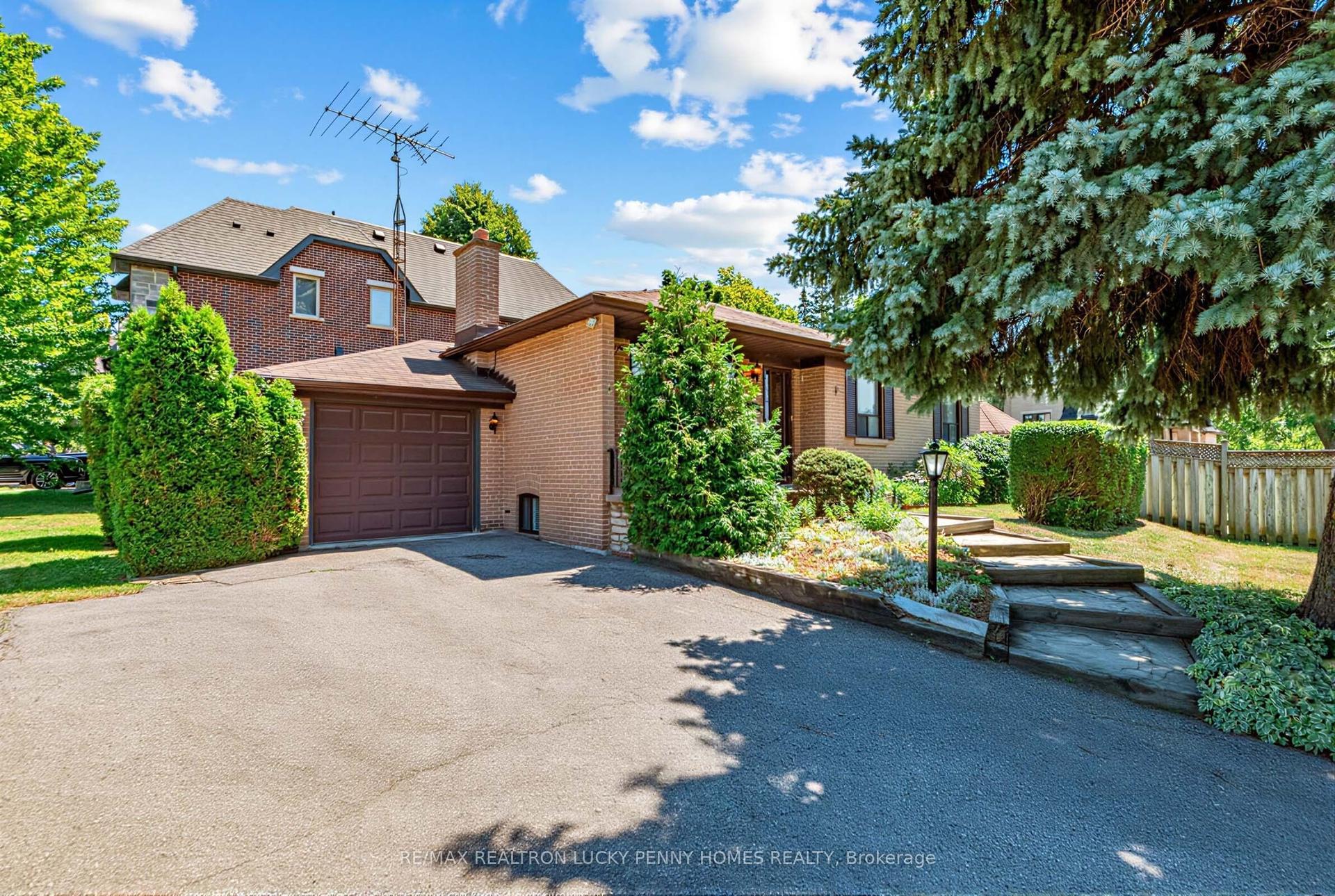 19 Abercorn Road, Markham — Detached for sale, photo 1