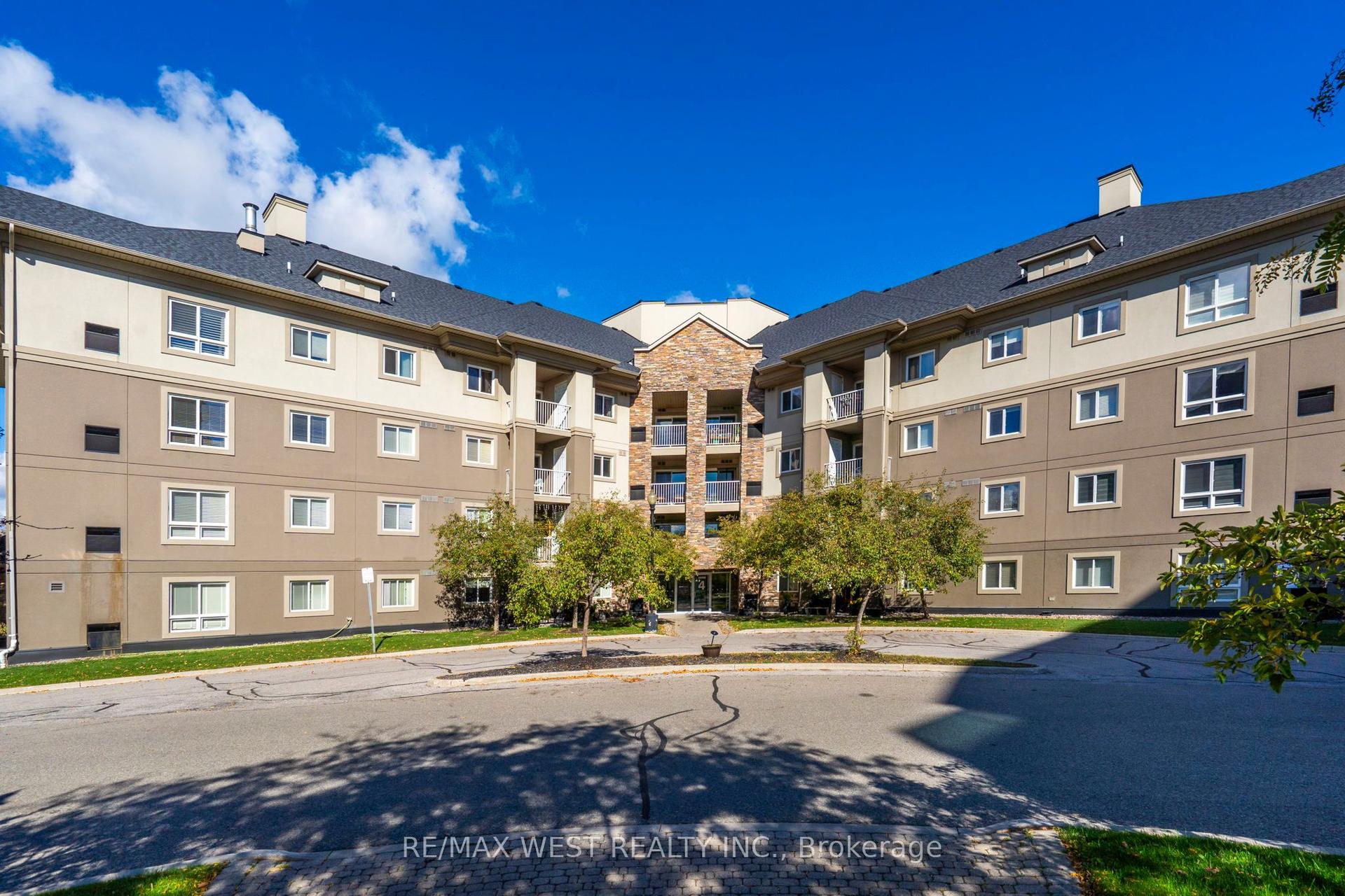 4 Dayspring Circle 208 #208, Brampton — Condo for sale, photo 1