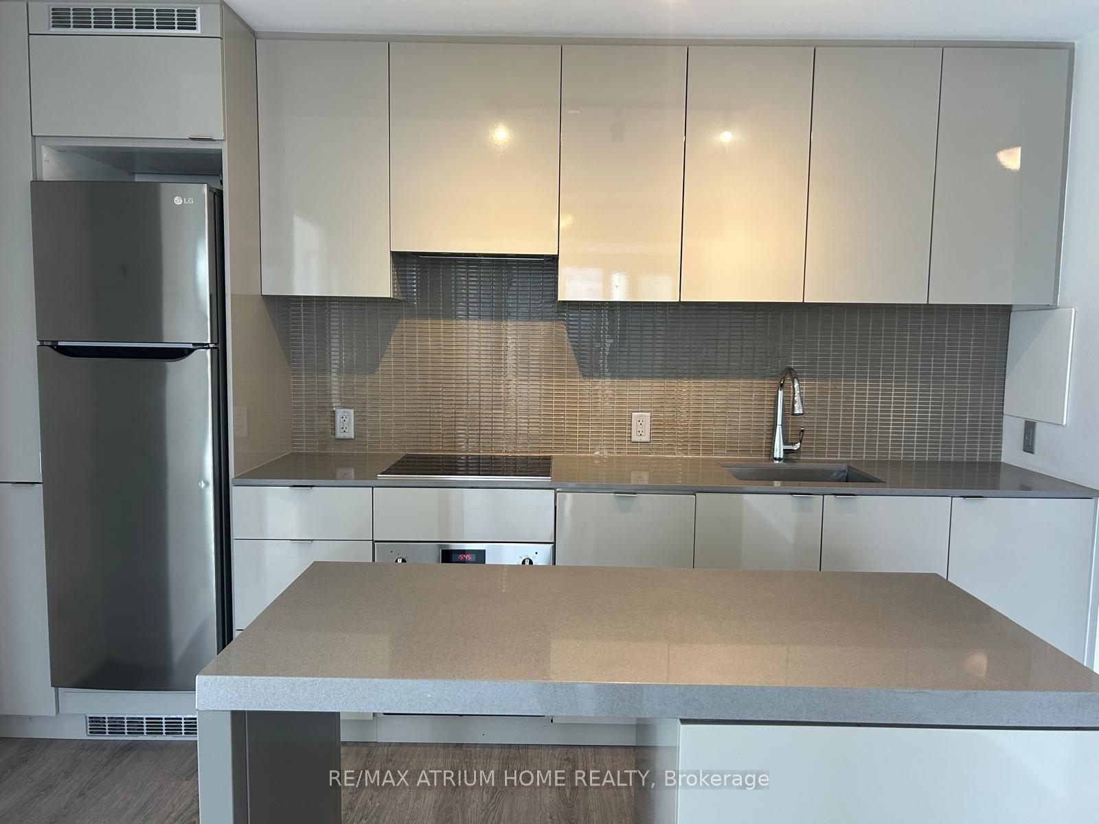 7 Grenville Street 2011 #2011, Toronto — Condo for lease, photo 1