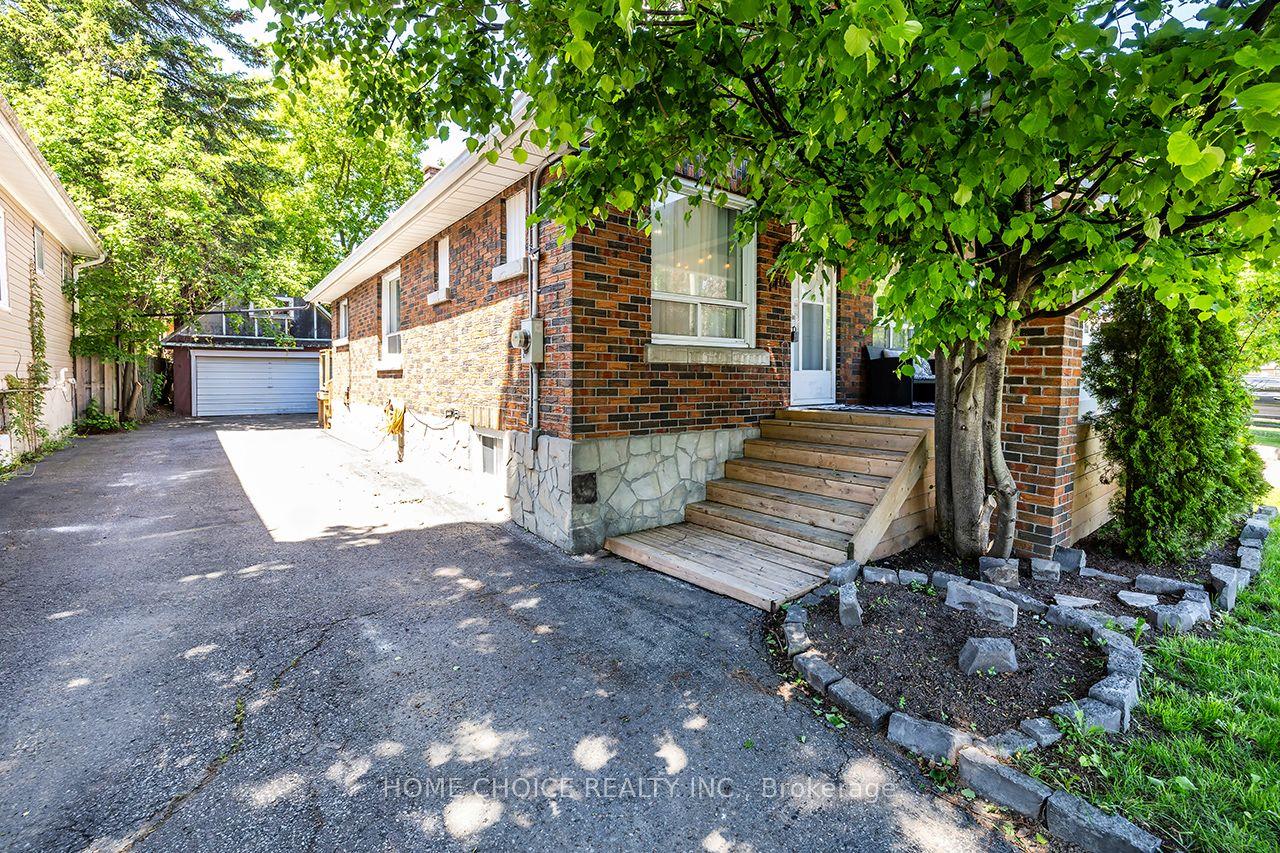 140 Gladstone Avenue — photo 1