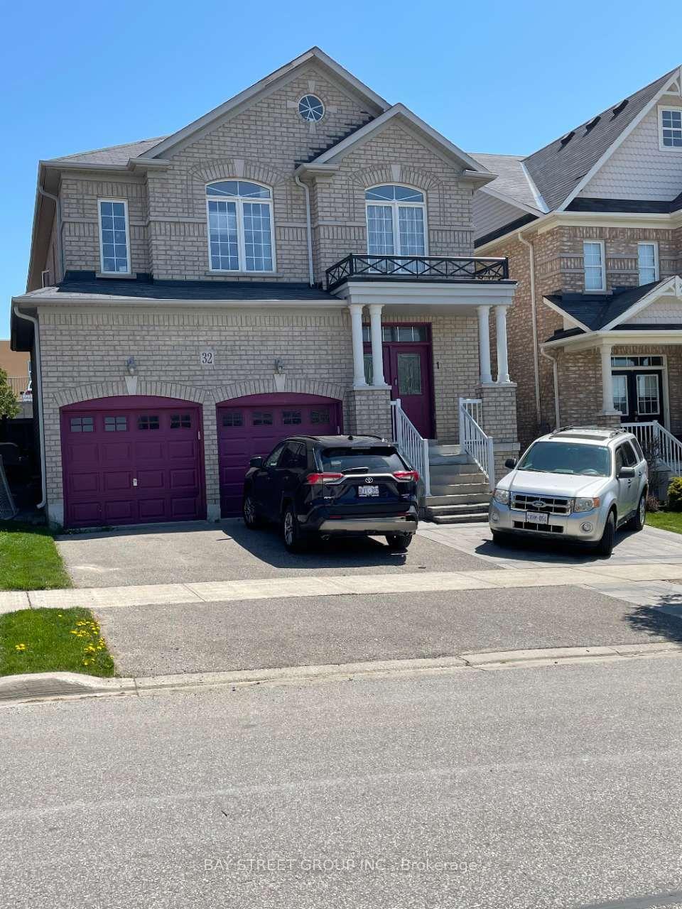 32 Herefordshire Crescent — photo 1