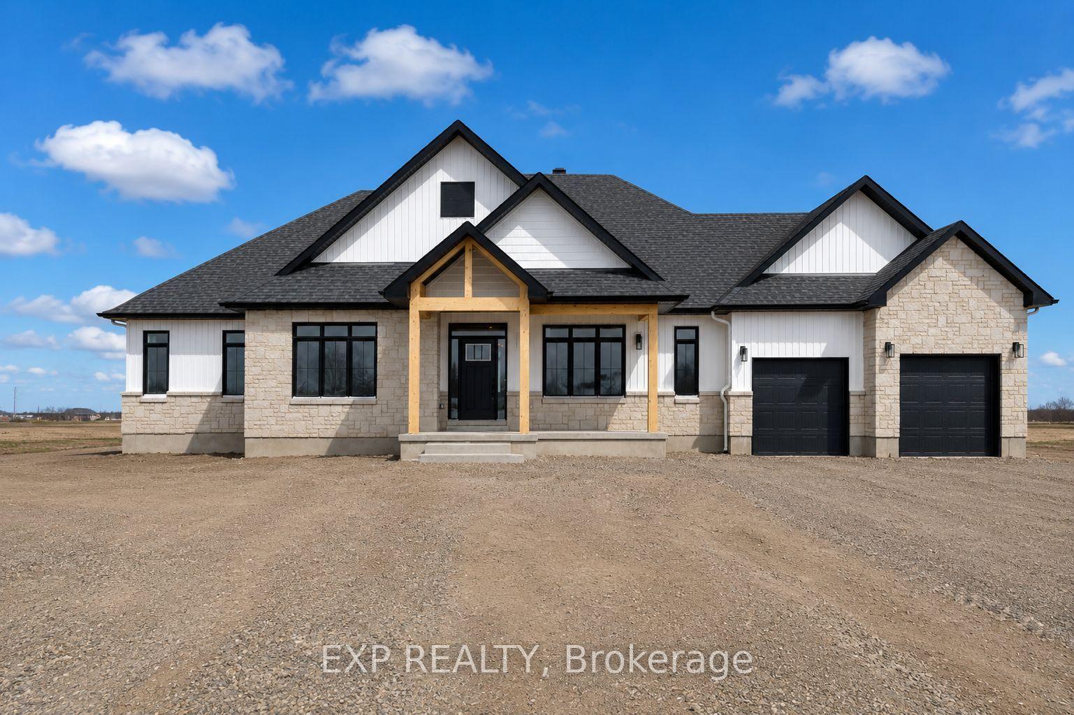 228 Trudeau Crescent — photo 1