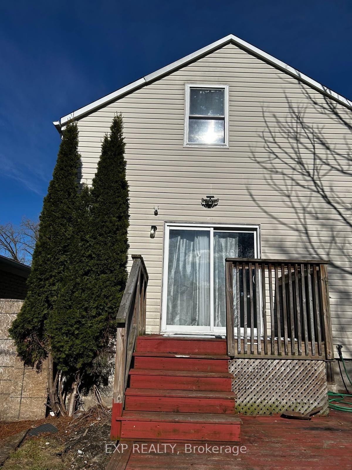 121 BOULLEE Street — photo 1