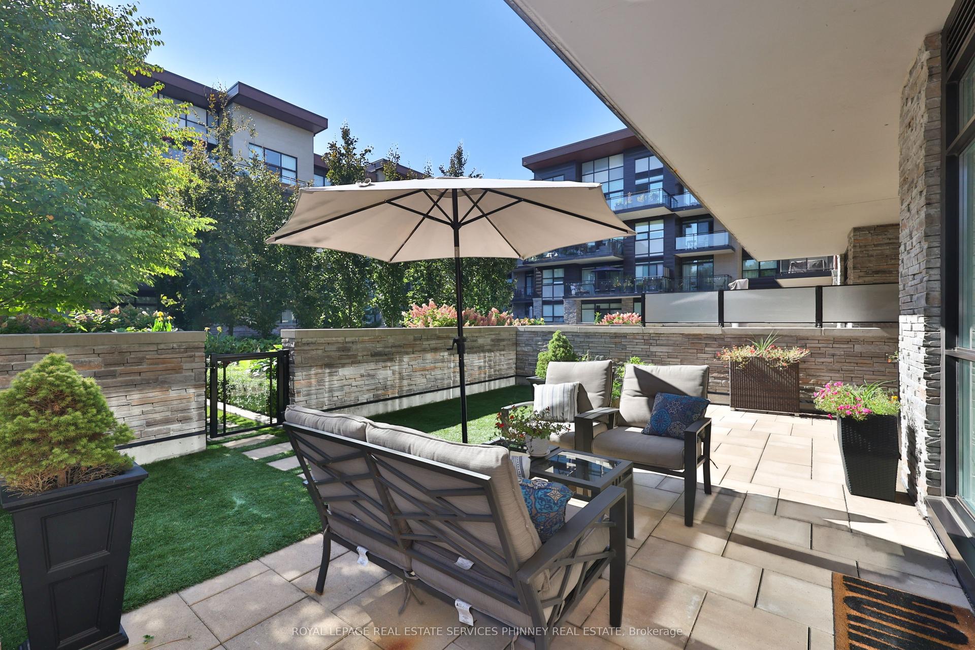 1575 Lakeshore Road W 155 #155 — photo 1