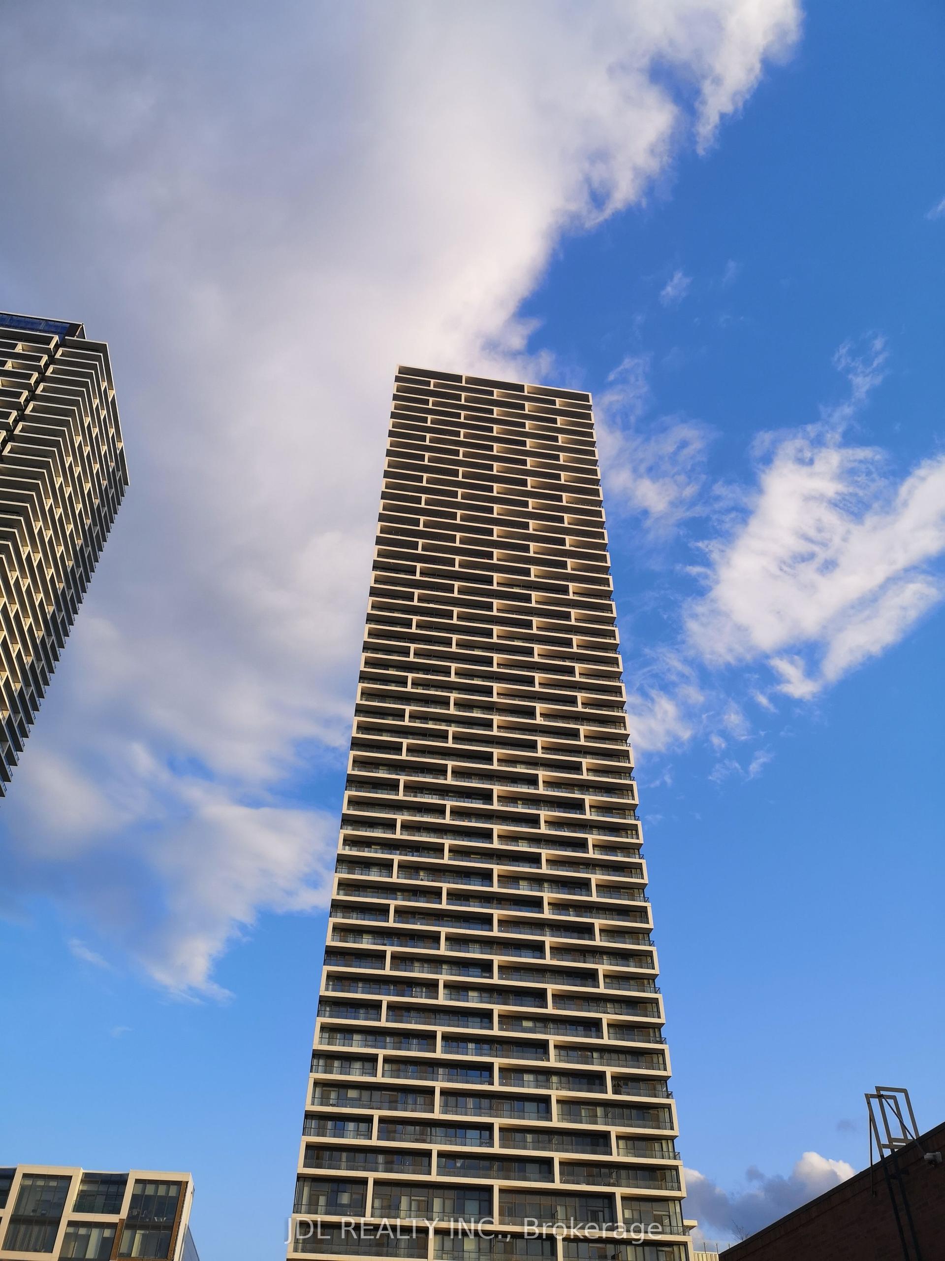 898 Portage Pkwy N/A 5211 #5211, Vaughan — Condo for lease, photo 1