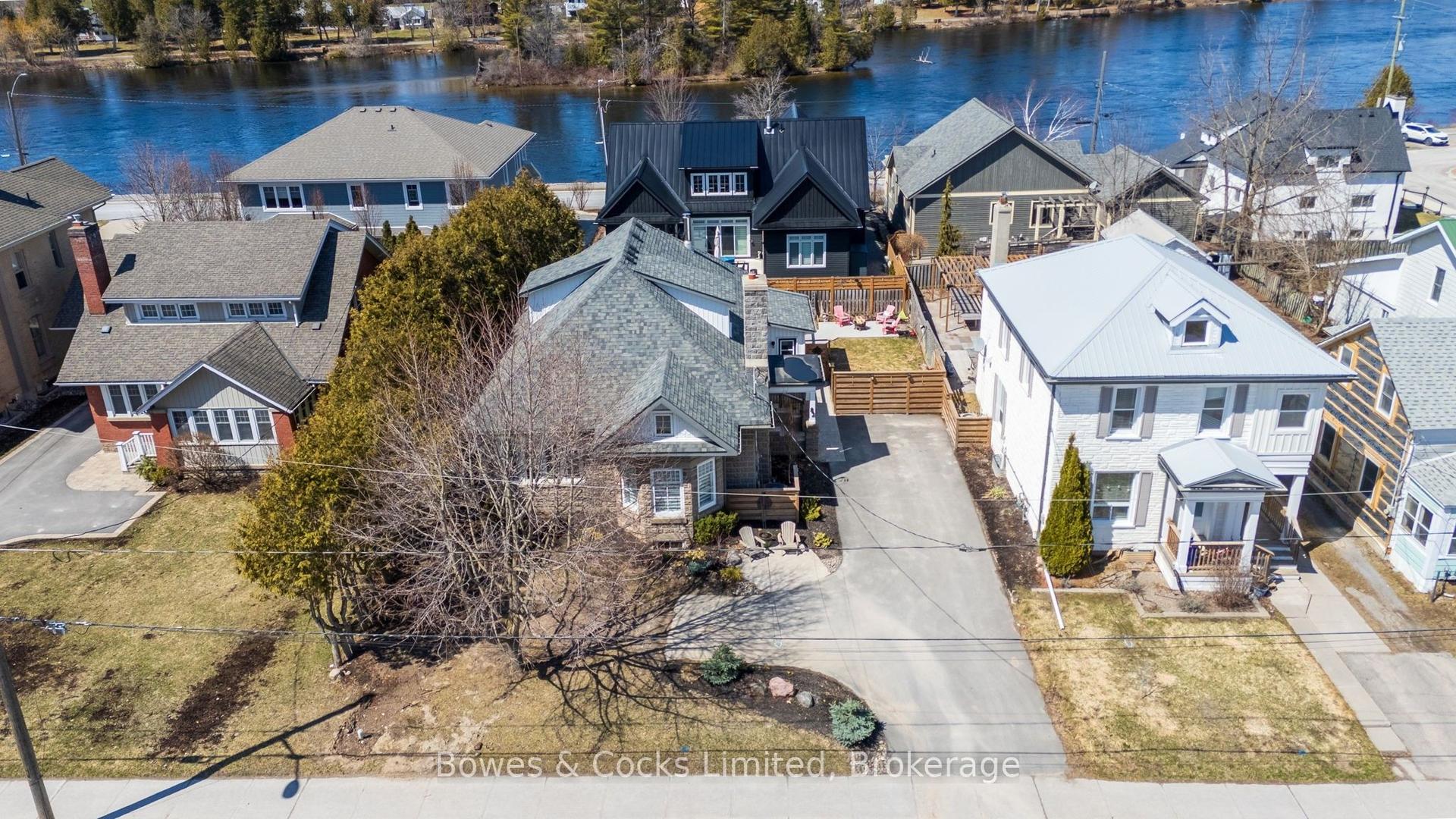 82 Queen Street — photo 1