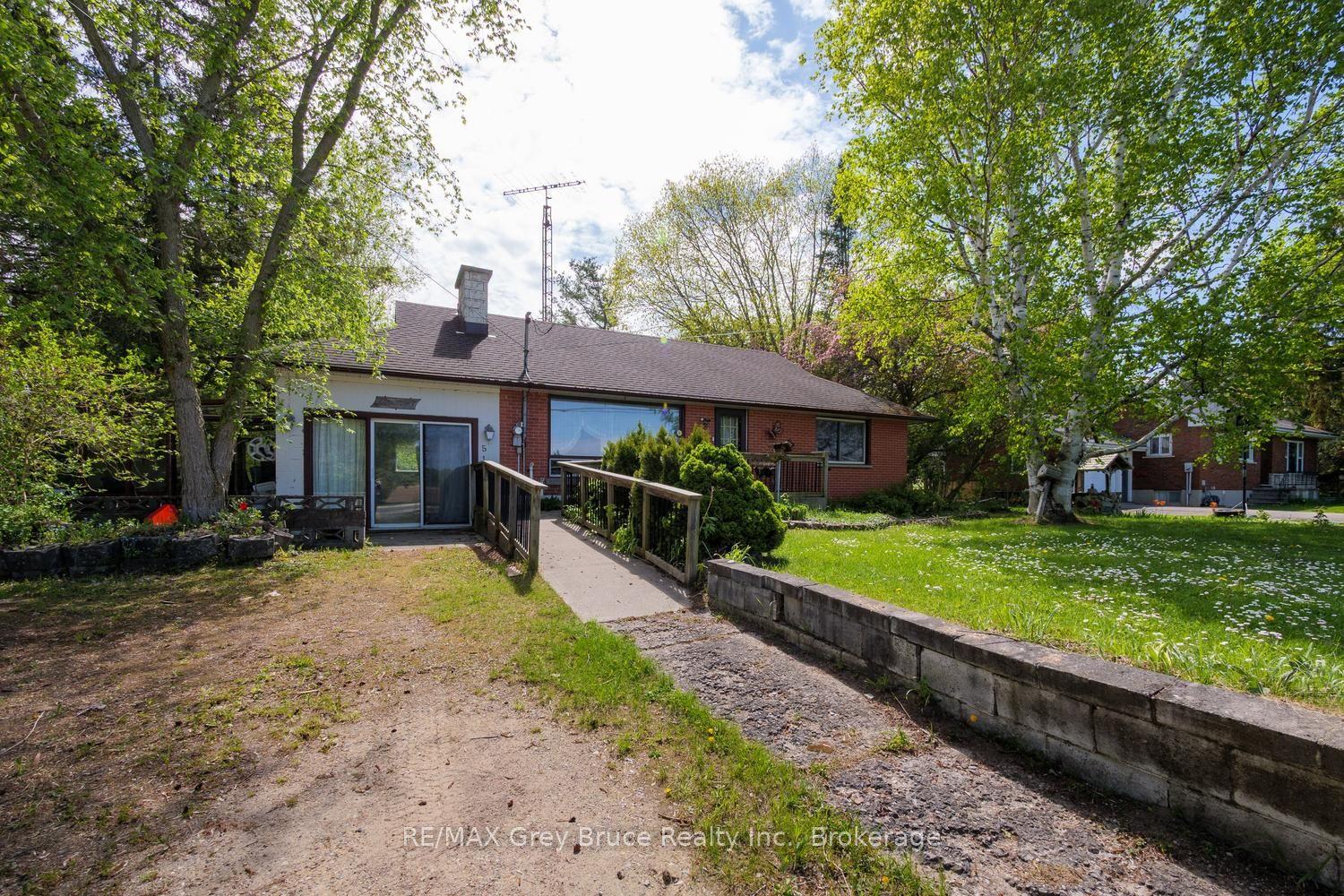 515 Princess Street — photo 1
