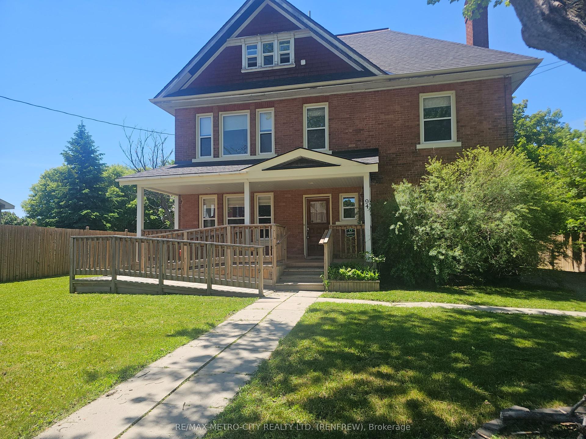 94 Argyle Street N, Renfrew — Detached for sale, photo 1
