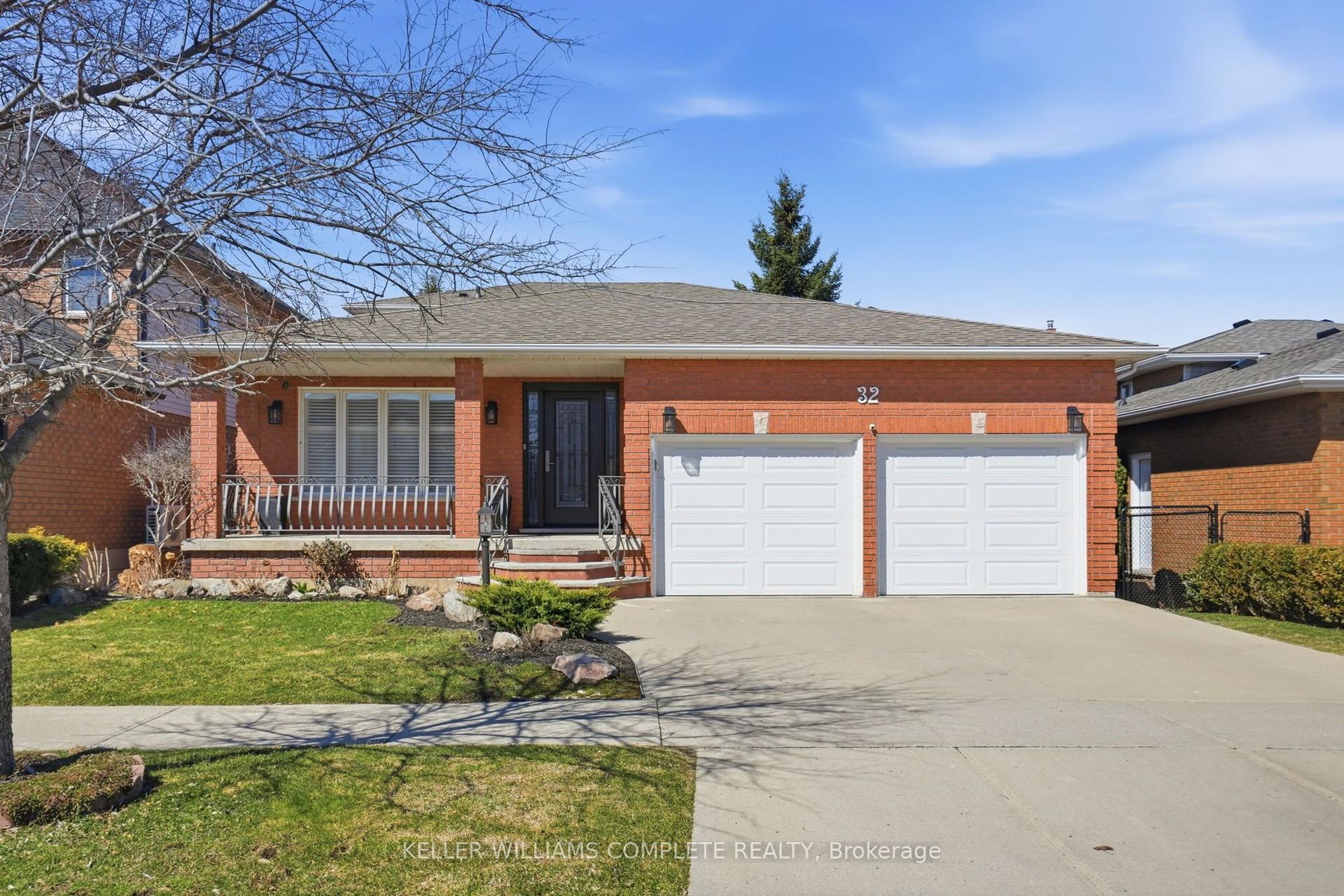 32 Highbury Drive, Hamilton — Detached for sale, photo 1