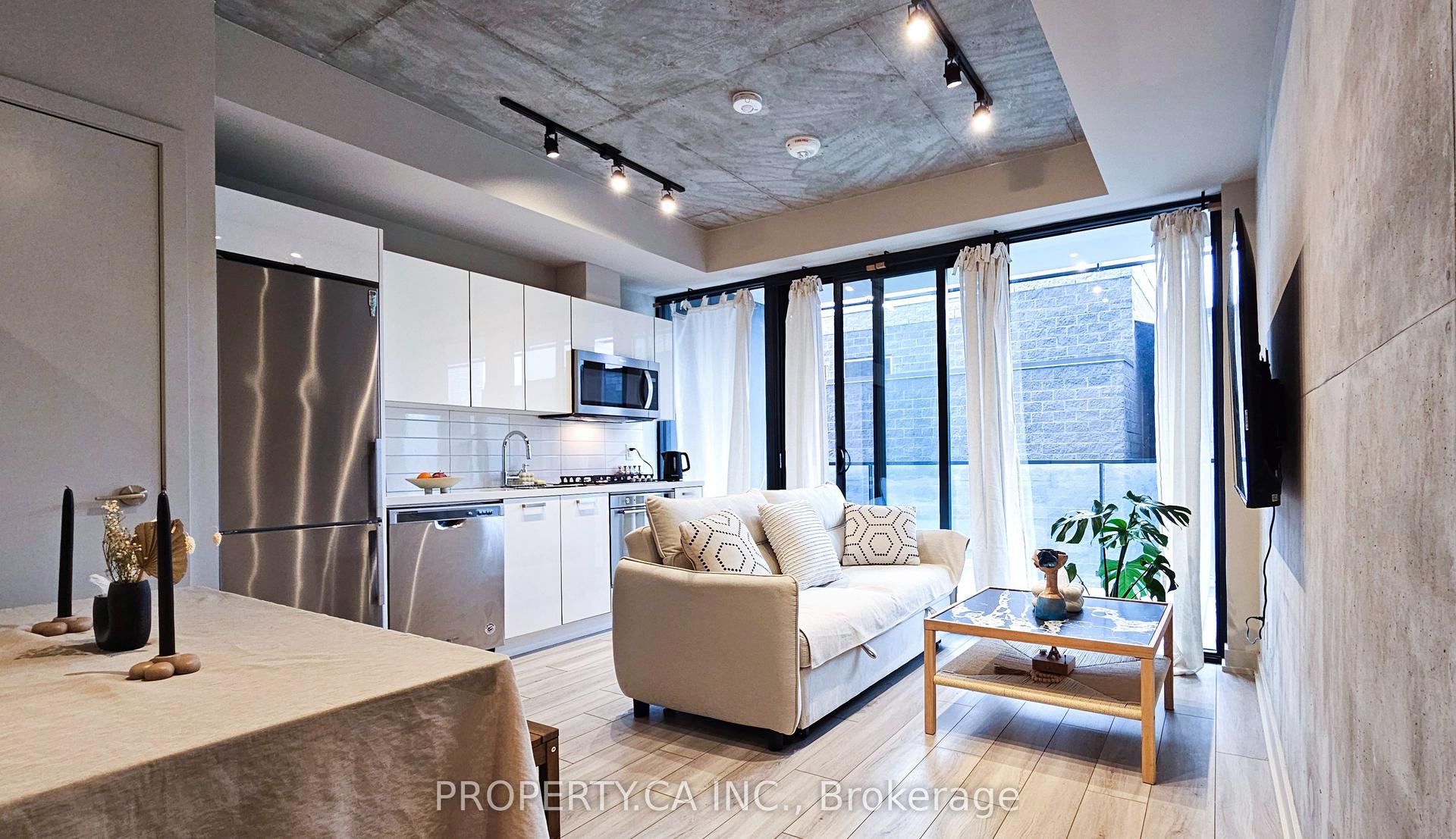 458 Richmond Street W 408 #408 — photo 1