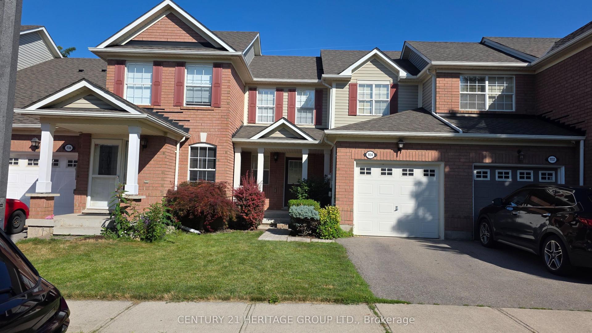 1134 Barclay Circle, Milton — Townhouse for lease, photo 1