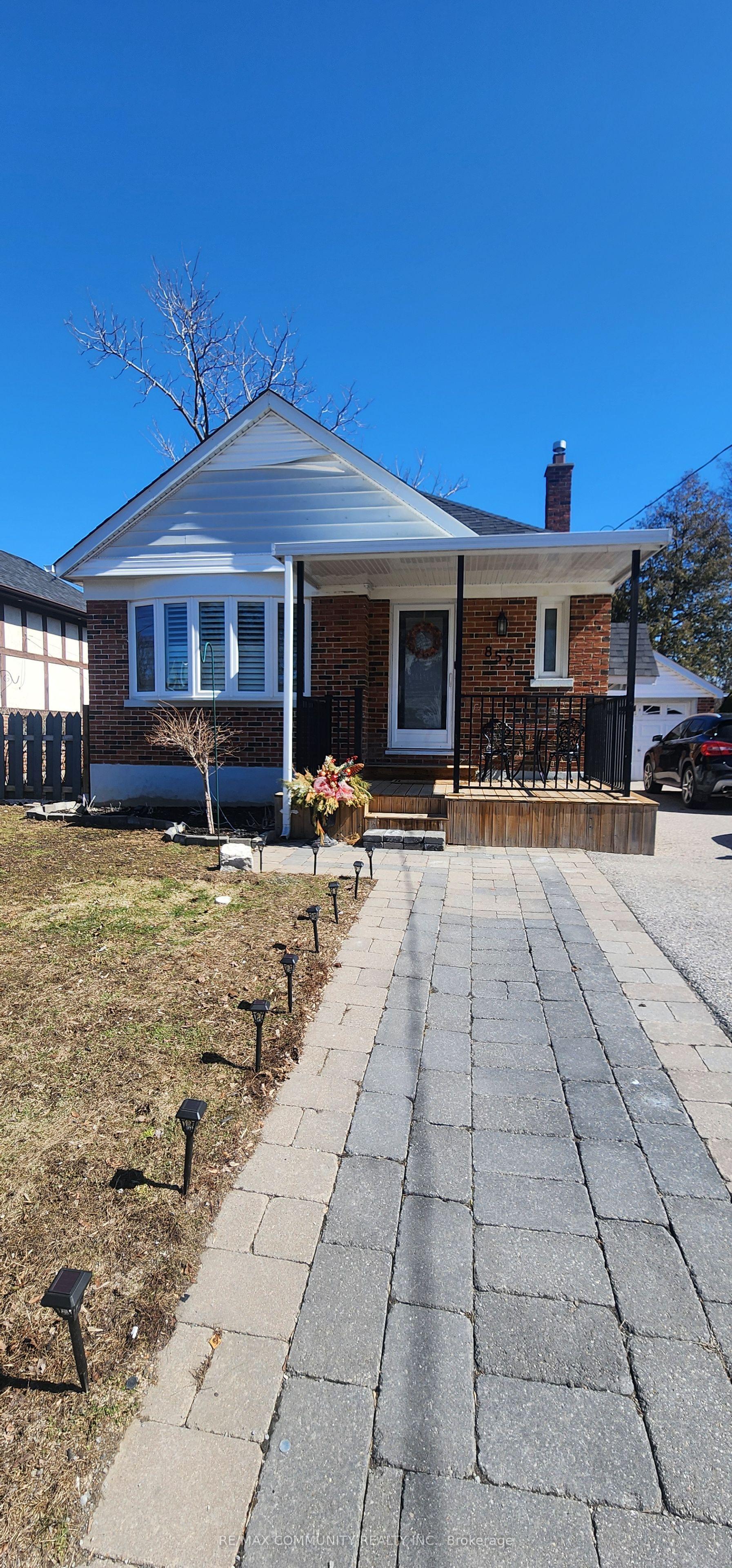 859 Mary Street — photo 1