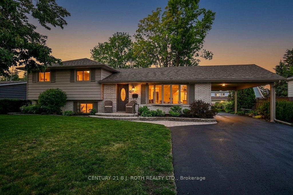 424 JAMIESON Drive — photo 1