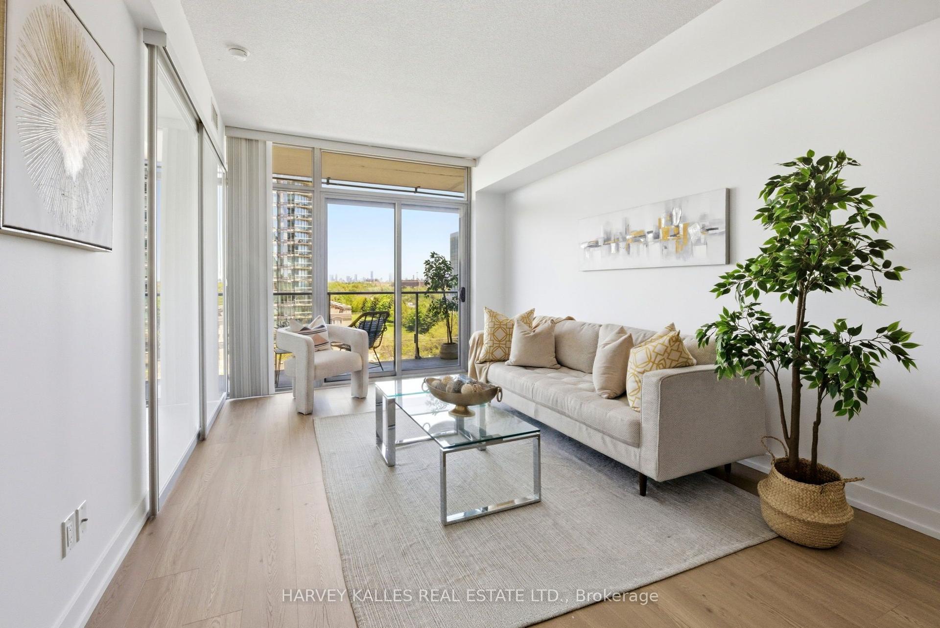 103 The Queensway N/A 701 #701 — photo 1
