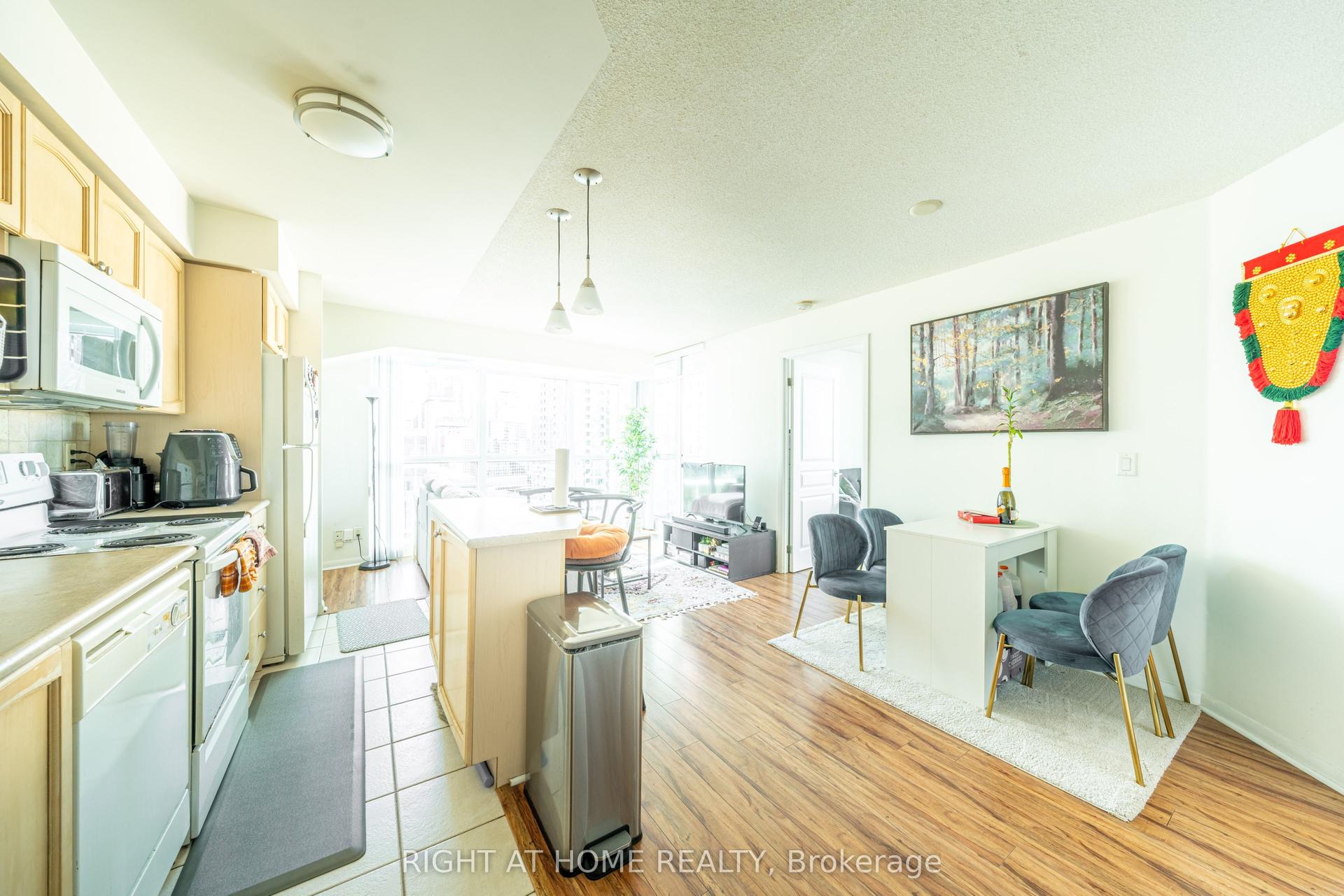 18 Yonge Street 1405 #1405, Toronto — Condo for lease, photo 1